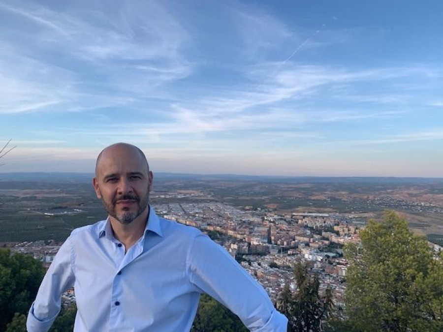 Félix Gullón, con más de 25 años de experiencia en multinacionales del sector de la distribución y el retail, inicia así su nuevo proyecto empresarial con la creación de Family Biscuits.