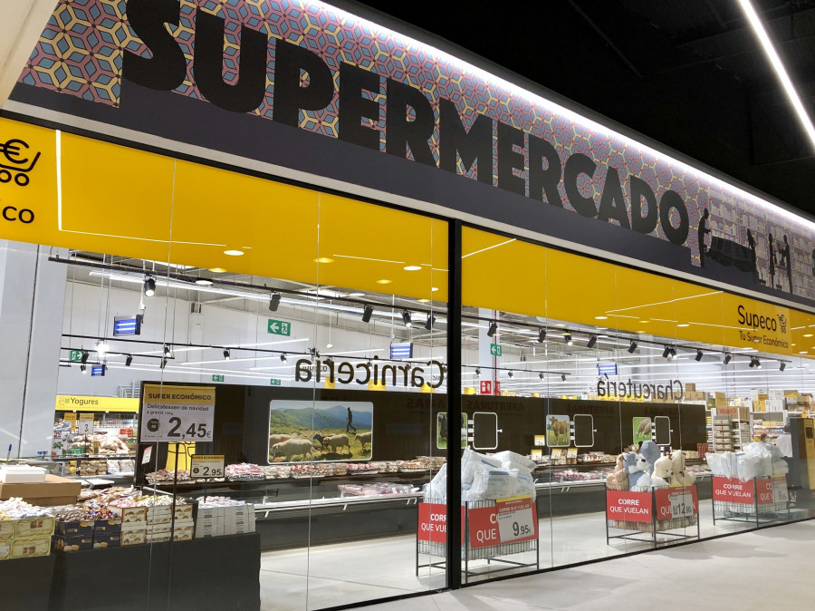 Supeco Córdoba tiene una sala de ventas de 1.640 metros cuadrados y ofrece horario ininterrumpido de lunes a sábado de 9:00h a 22:00h.