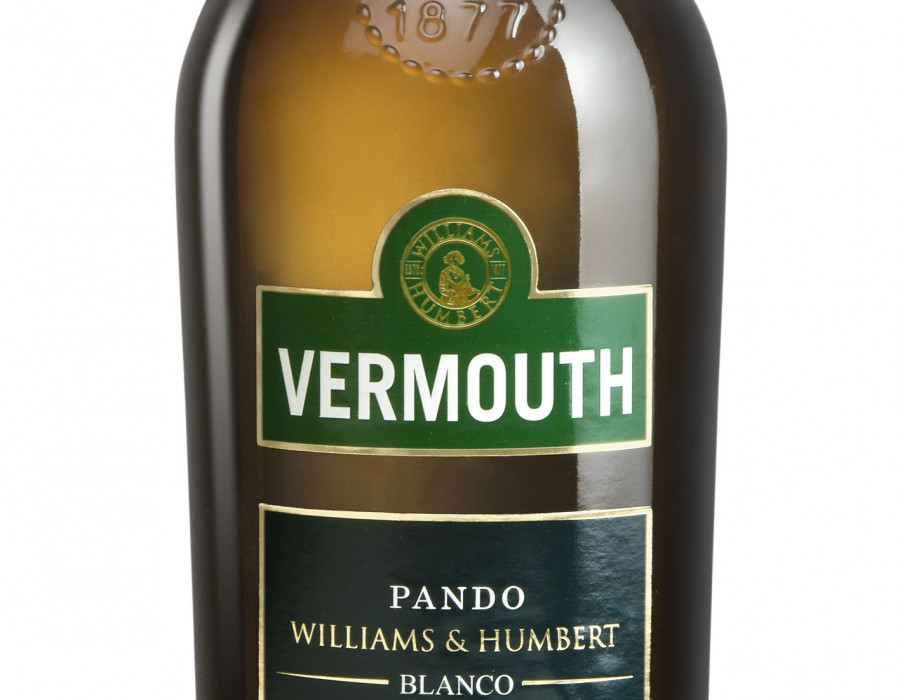 El vermouth Pando tiene una graduación de 15º y se presenta en botella de 100 centilitros.