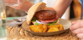 Si las enmiendas se convierten en ley, esto podría obligar a que las hamburguesas vegetales tuvieran que adoptar nuevos nombres como 