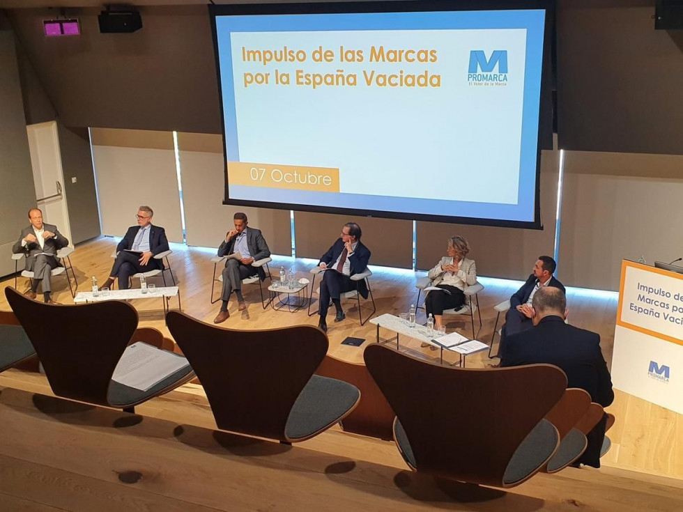 De izquierda a derecha: Alberto Vega, Saturnino Alcázar, Paulo Soares, Jordi Alberich, Natalia Berenguer y  Rafael Fuertes.