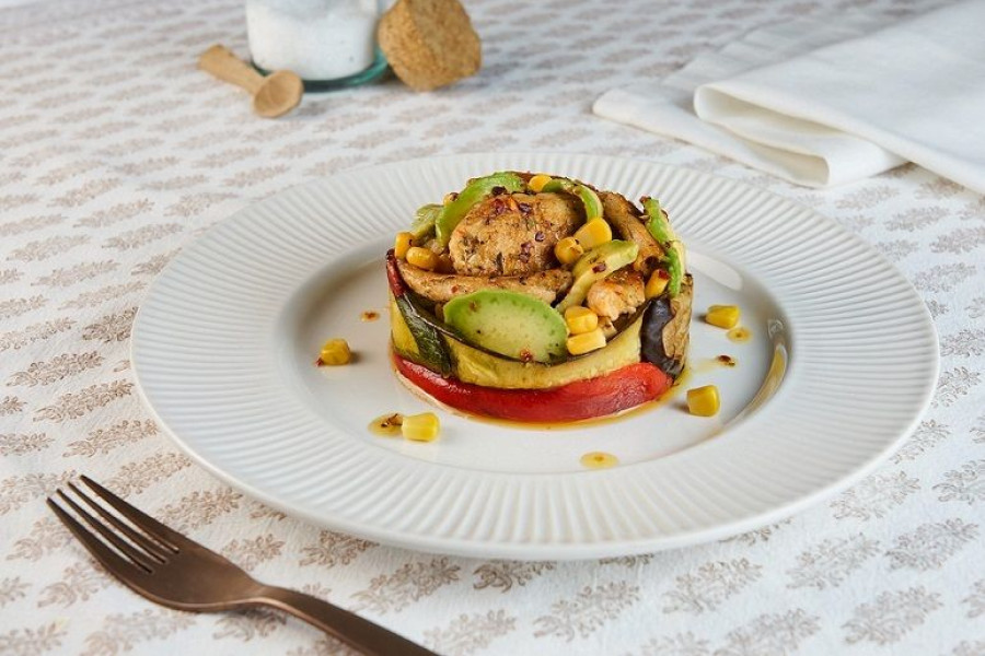 La Sirena continúa innovando en su oferta de platos preparados de la mano de Heura, la marca española de productos 100% vegetales sustitutivos de la carne.