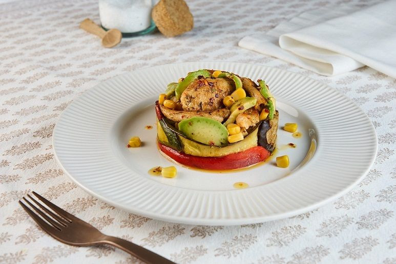 La Sirena continúa innovando en su oferta de platos preparados de la mano de Heura, la marca española de productos 100% vegetales sustitutivos de la carne.