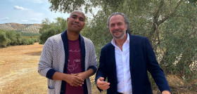 Bautizada como “Ninguna cocina sin los Aceites de Oliva de España”, cuenta con Santiago Zannou como director y el actor José Coronado como prescriptor.