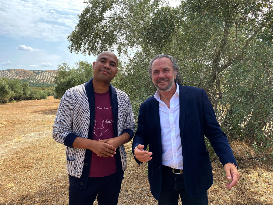 Bautizada como “Ninguna cocina sin los Aceites de Oliva de España”, cuenta con Santiago Zannou como director y el actor José Coronado como prescriptor.