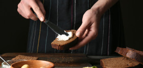 La compañía comercializa ya dos variedades, Camembert y crema al queso semicurado y próximamente ofrecerá también la de queso azul.