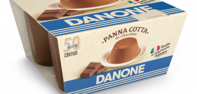 Con motivo del cincuenta aniversario de Postres Danone, la marca rediseña sus packs con un aire más retro y con historias reales de sus consumidores escritas en su dorso. Además, lanza dos nuevos s