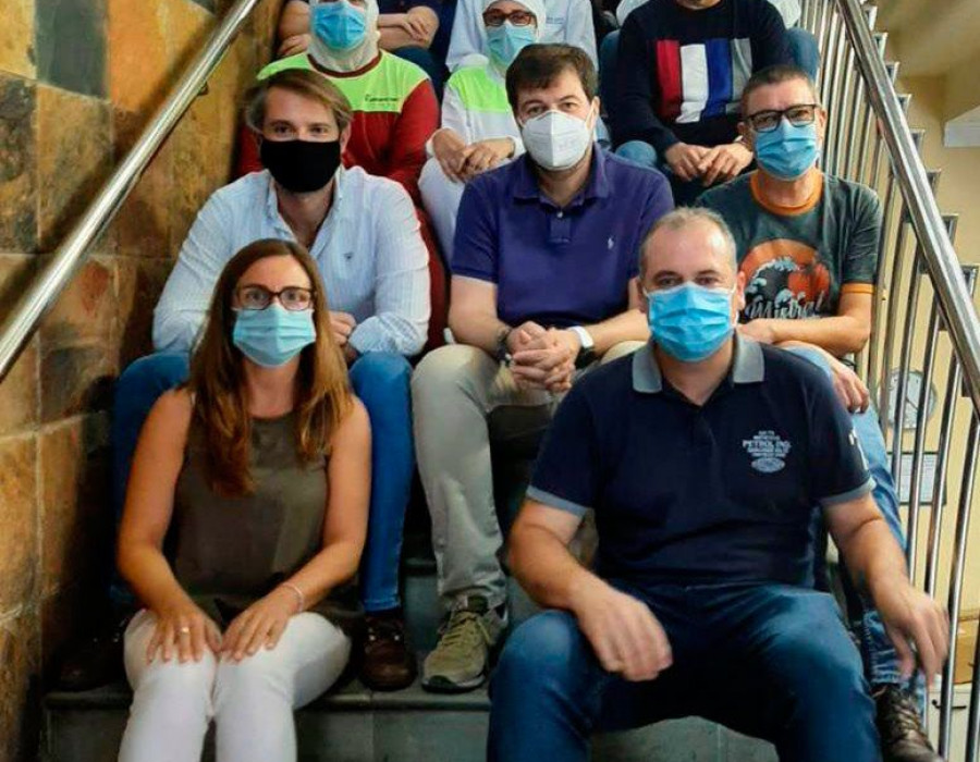 Plantilla de colaboradores de Dulmatesa en el Centro de Navarrés (Valencia).