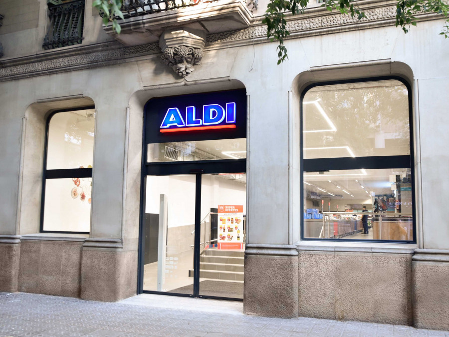 . La apertura de este establecimiento, que cuenta con una superficie comercial de 1.100 metros cuadrados y empleará a 18 colaboradores, se suma a la de hace unas semanas en el distrito de Sants-Montj