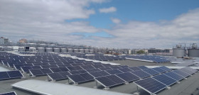 La planta fotovoltaica cuenta con 977 paneles solares con una potencia de 415,4 kWp y ocupa una superficie total de 8.000 metros cuadrados.