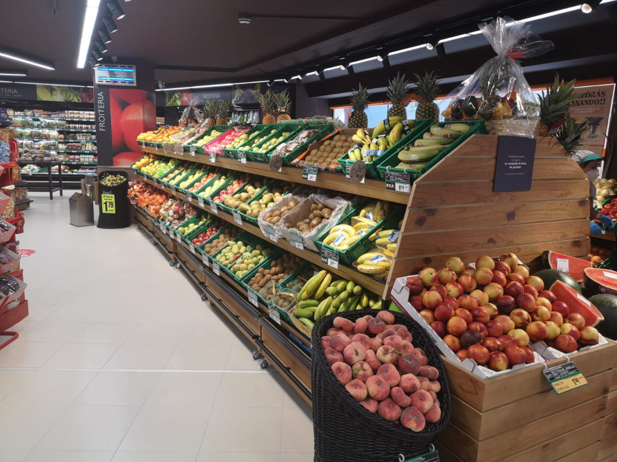 La cadena fomenta así el consumo de productos frescos de temporada y de origen local, promoviendo hábitos de vida saludables e impulsando  la sostenibilidad medioambiental.