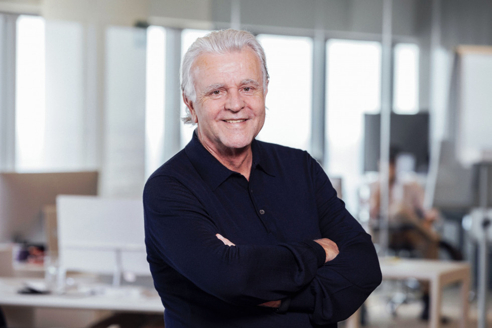 Nicolás Luca de Tena es fundador de Billionhands.