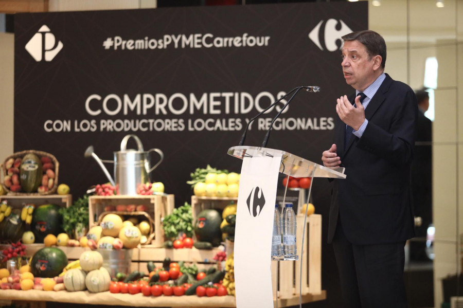 Luis Planas, ministro de Agricultura, Pesca y Alimentación, ha presidido la jornada en la que Carrefour reconoce el papel esencial del sector agroalimentario.