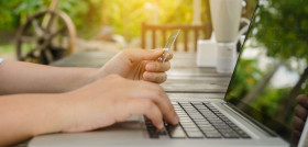 Las compras por Internet han duplicado su cuota de mercado con respecto a 2019, sobre todo en los productos alimenticios, tendencia que se prevé que aumente en los meses de julio y agosto.