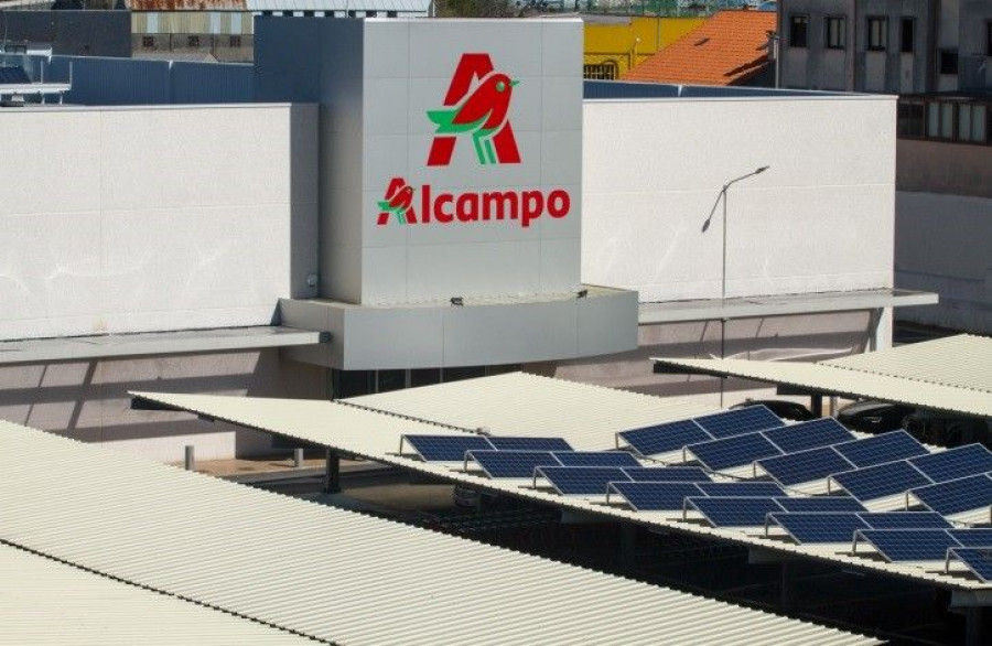 Auchan Retail España, puso en marcha en 2008 un plan de racionalización del consumo de energía, que continúa desarrollando y haciéndolo evolucionar favoreciendo la incorporación de energías lim