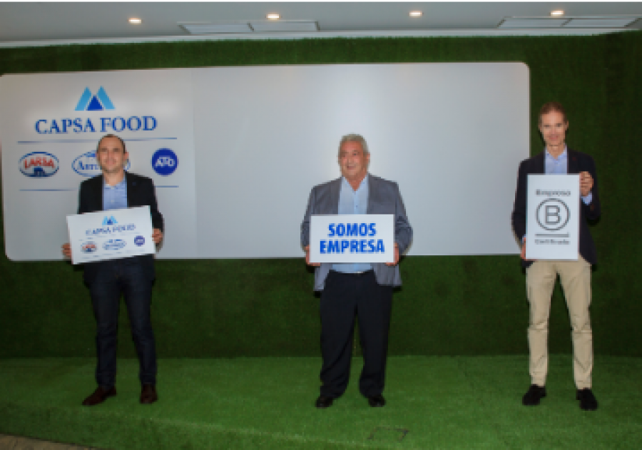 Alberto Álvarez, presidente de Central Lechera Asturiana SAT, Bertino Velasco, presidente de Capsa Food, y José Armando Tellado, director general de Capsa Food.
