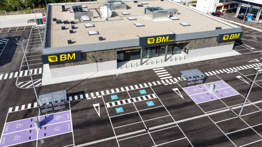 El nuevo supermercado se encuentra junto a la rotonda de acceso de Verdecora y Bricomar de Majadahonda,y tiene parking gratis para clientes con 238 plazas y una superficie de ventas de 1.500 metros cu