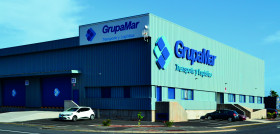 GrupaMar gestiona de forma directa y con medios propios todos los eslabones de la cadena logística, tanto operativa como documental, prestando a sus clientes un servicio puerta a puerta total.