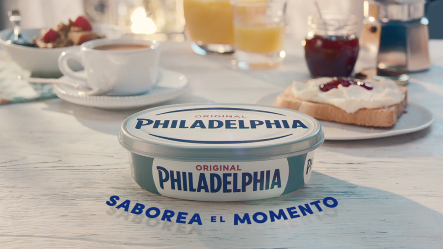Las más de 500.000 tarrinas que se producen a diario en Hospital de Órbigo, en León, la planta de Philadelphia que Mondelēz International tiene en España, se fabricarán con plástico reciclado.