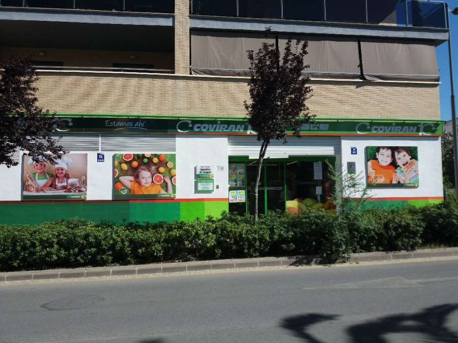 El nuevo establecimiento ubicado en la avenida de Los Claveles, número 5, de la localidad de Maracena, está certificado por la propia cooperativa como punto de venta responsable.