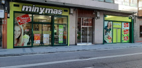 La franquicia de Hijos de Luis Rodriguez, S.A. trata de establecer y consolidar pequeños supermercados, además de modernizar las tiendas tradicionales.
