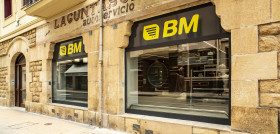La tienda mantiene la plantilla completa reforzada con cuatro nuevos puestos de trabajo, hasta un total de 16 profesionales.