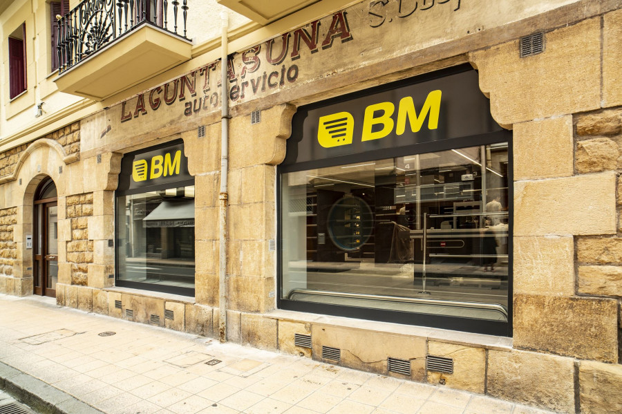 La tienda mantiene la plantilla completa reforzada con cuatro nuevos puestos de trabajo, hasta un total de 16 profesionales.