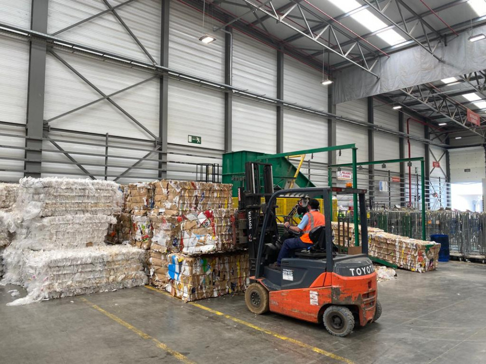 Consum es la única empresa de distribución alimentaria con todas sus plataformas certificadas, respaldando su apuesta por la economía circular.