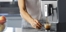 El modelo de negocio de Incapto abarca desde la cafetera superautomática, un modelo propio, de diseño y compacto; y un sistema de suscripción de café en grano mensual, personalizable entre 12 vari