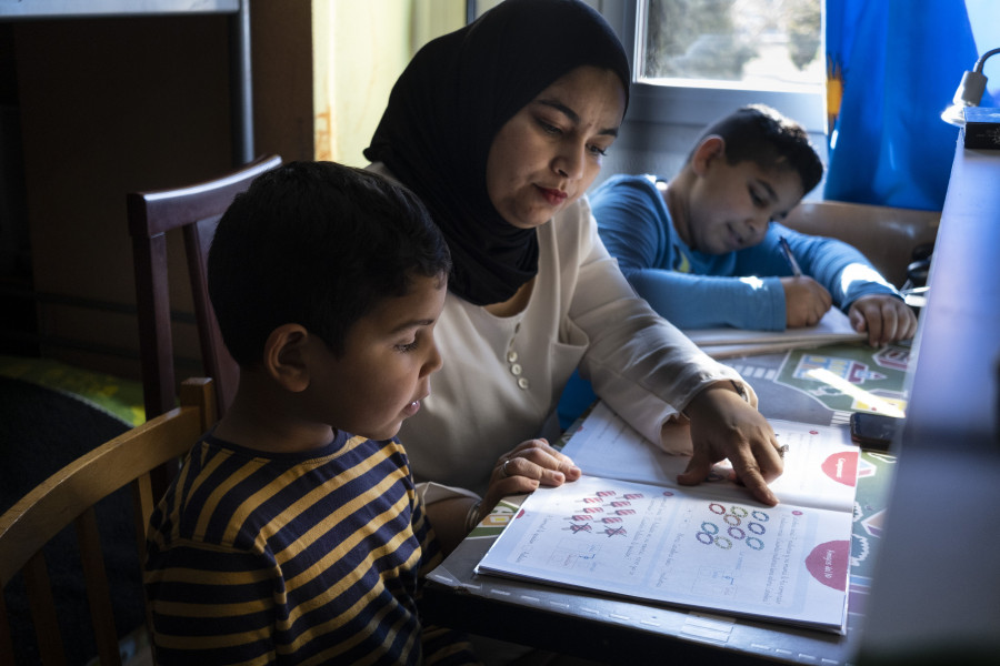 El proyecto educativo “Aprender en casa”, busca asegurar el acceso a recursos educativos a todas las familias, sin importar su contexto socioeconómico e independientemente de los recursos de los 