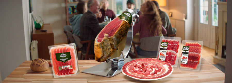 El Pozo alimentación acaba de lanzar al mercado su nuevo corte a lascas, como cortado a mano, de jamón y paleta Legado Ibérico.