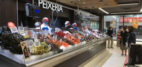 Pescadería del supermercado Gadis situado en la calle Costa Rica 4 y Orquesta Sinfónica 3-5 en A Coruña.