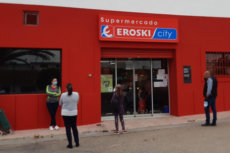 Eroski ha inaugurado un nuevo supermercado franquiciado situado en la calle Gran Capitán de la localidad cordobesa de Pedro Abad.