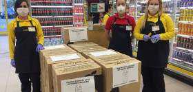 Alimerka está entregando packs con agua, zumos, chocolatinas, fruta fresca y crema de manos a más de 600 profesionales sanitarios de los hospitales Virgen de la Concha de Zamora y Comarcal de Benave