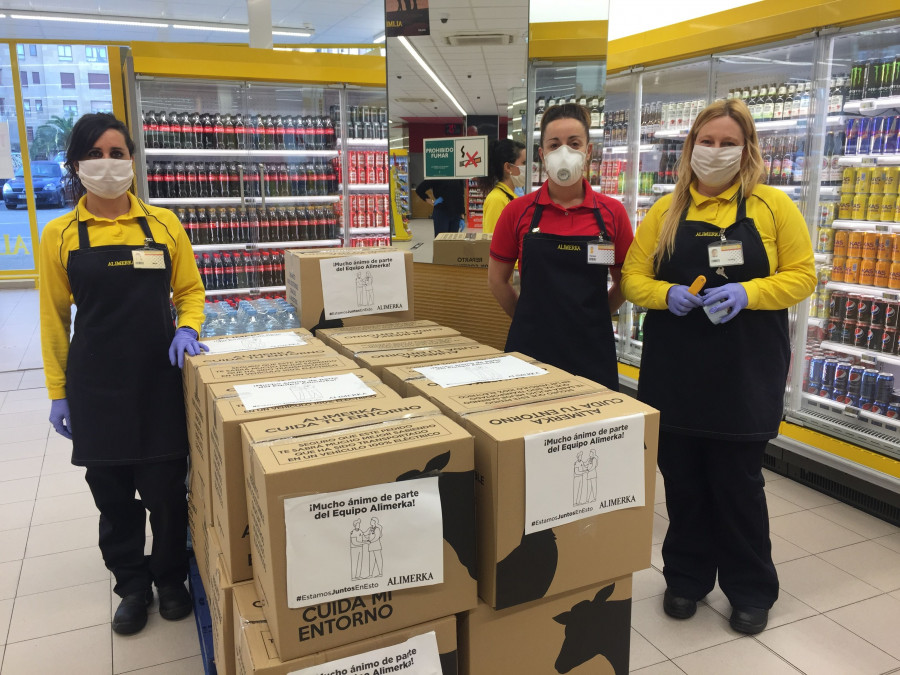 Alimerka está entregando packs con agua, zumos, chocolatinas, fruta fresca y crema de manos a más de 600 profesionales sanitarios de los hospitales Virgen de la Concha de Zamora y Comarcal de Benave