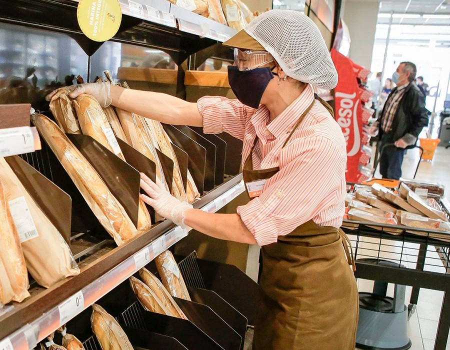 Además, la Cooperativa ha reforzado su plantilla de supermercados y plataformas con 2.605 nuevas incorporaciones y 2.273 ampliaciones de jornadas, por el Covid-19.