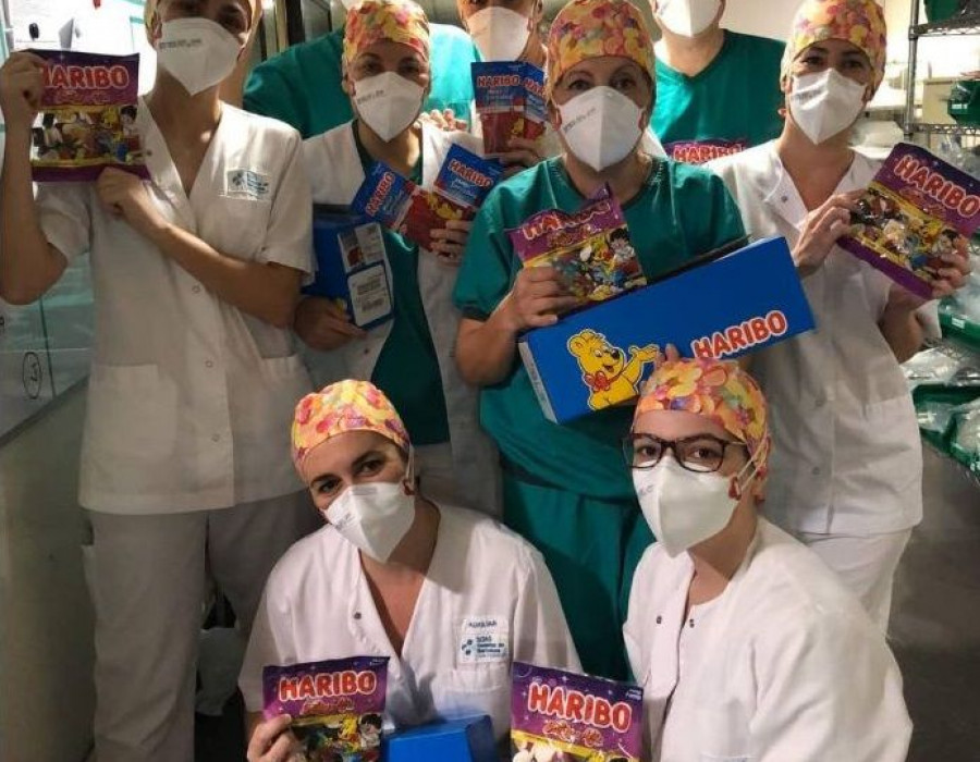 La compañía se suma al homenaje de la sociedad hacia los profesionales sanitarios que luchan en primera línea contra el coronavirus.
