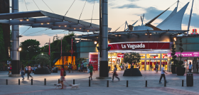 Con el lanzamiento de una tarjeta-bono especial, el centro comercial cumple con triple objetivo: dinamizar las ventas tras el confinamiento, reducir el coste de la compra a sus  clientes y contribuir 