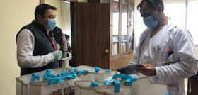 Ha impulsado proyectos de crowdfunding para entregar tablets al hospital Gómez Ulla y juegos de mesa a residencias de toda España.