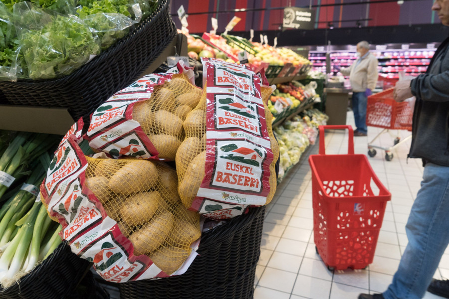 Se trata de patata de Álava de variedad “Agria” especial para frituras, proveniente de cooperativas alavesas en un formato de 5 kg bajo la marca Euskal Baserri.