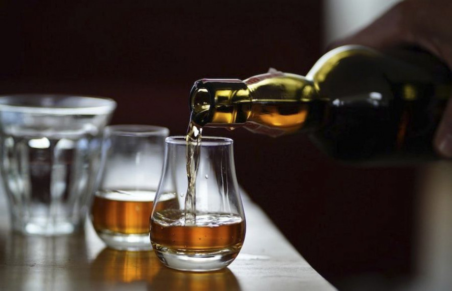 Entre los productos individuales, se dispara el consumo de: whisky (+105%); yogur (+40%); accesorios de limpieza (+26%); pasta y arroz (+24%); papel higiénico (23%) y vino (+21%).