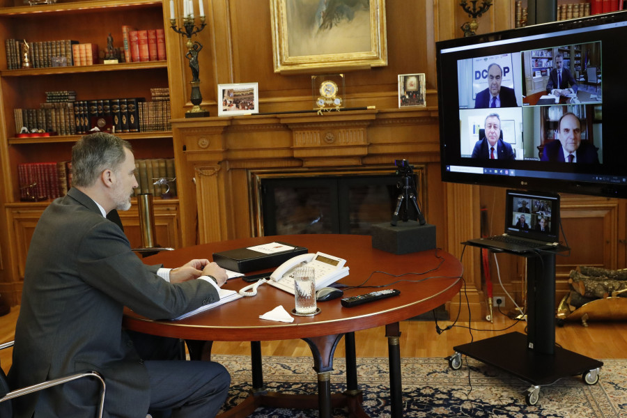 Alfredo García Raya, presidente de Oleoestepa SCA, ha sido el encargado de iniciar la videoconferencia, aprovechando en primer lugar para manifestar la total disponibilidad de todo el sector cooperat
