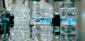 La solicitud del agua se puede realizar a través de Cruz Roja o la propia empresa Agua Mineral San Benedetto.