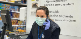 Además, se han establecido stands en los pasillos para atender y resolver todas las dudas de sus clientes y a su vez, gestionar los pedidos telefónicos.