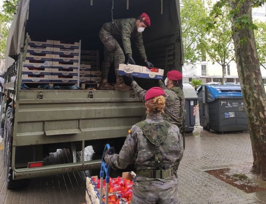 Con la intermediación de la Policía Nacional y el Ejército, los 1000 kilos de cítricos han sido repartidos entre un total de cinco residencias de ancianos, ubicadas en la ciudad de Valencia.