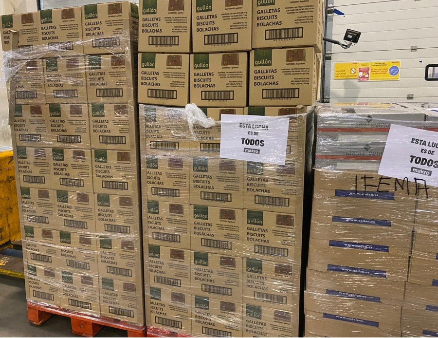 Makro amplía las donaciones haciendo llegar al hospital de campaña más de 25.000 productos de bollería para desayunos y meriendas, 22.600 packs de galletas, 1.360 cañas de crema, cerca de 1.000 b