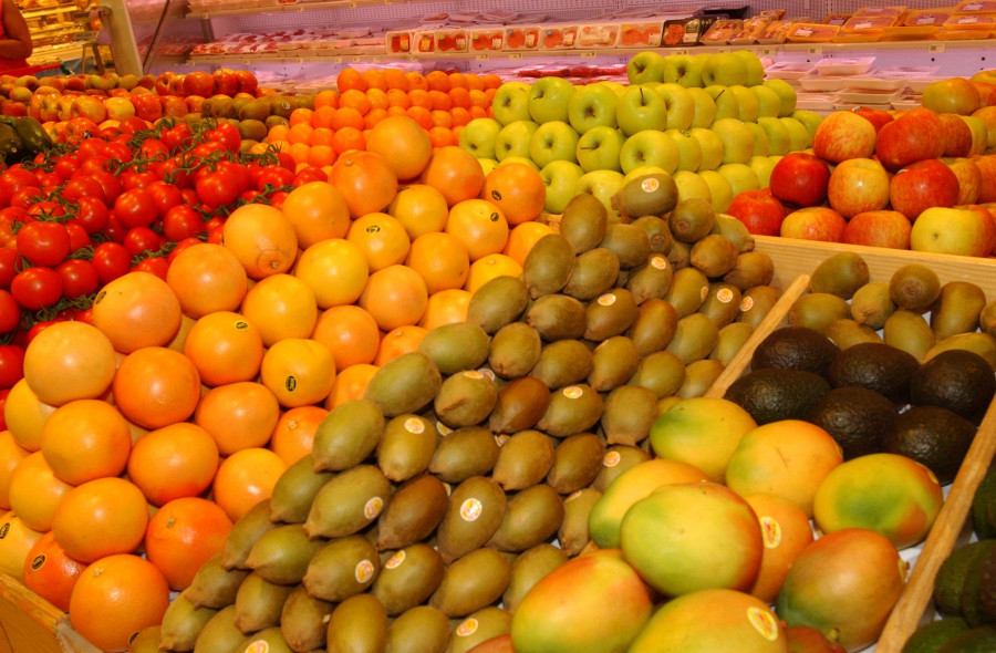 En la semana 12 son los establecimientos de cercanía, como las tiendas tradicionales y los supermercados, los que registran mayores incrementos respecto a la misma semana del año anterior (+19,4% y 