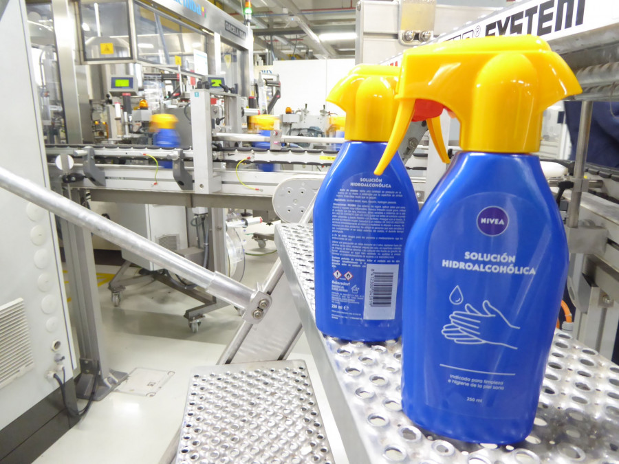 Tras la consulta con las autoridades locales y las unidades de crisis pertinentes, la fábrica enviará productos a toda España siguiendo las directrices y prioridades establecidas por el Ministerio 