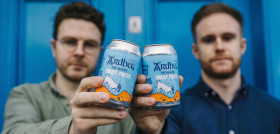 La cerveza fue ideada por dos compañeros de piso, Alan McIntyre, Global Brand Manager en Ardbeg y Alan Malon, fundador de Brewgooder.