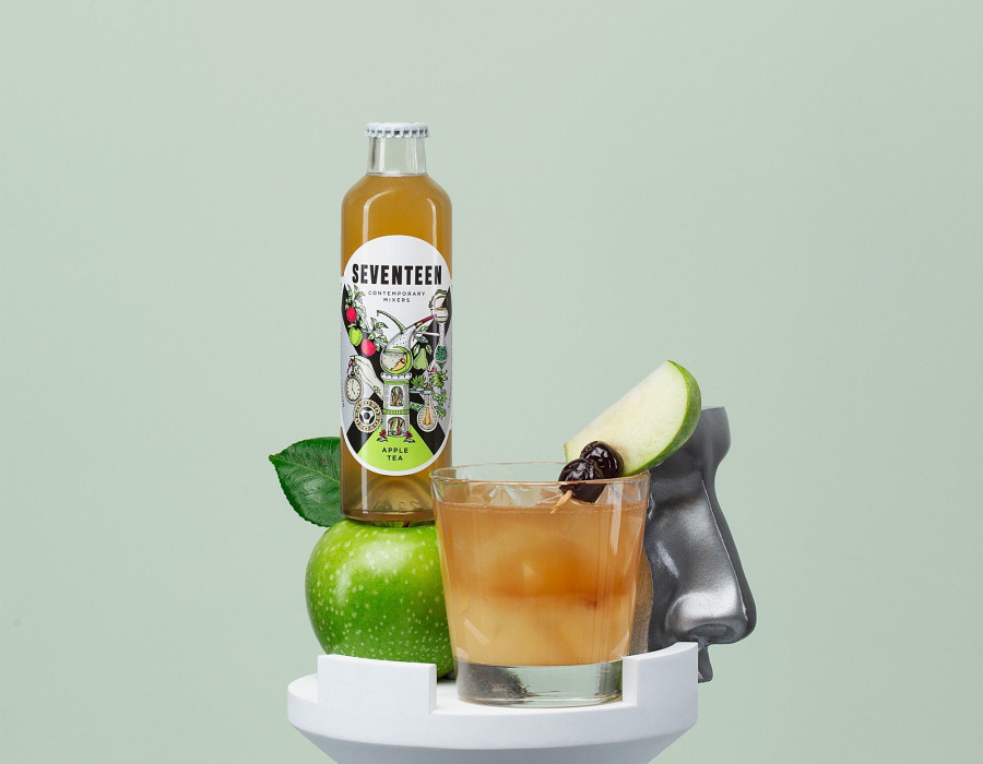 Apple Kombucha está compuesta por té negro e ingredientes naturales con bajo contenido en azúcar.